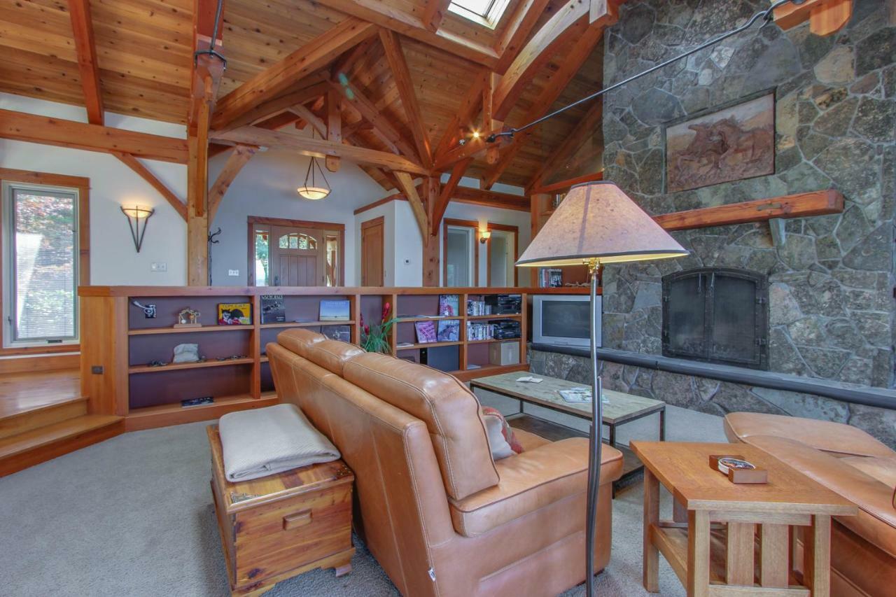 Bottle Bay Lakefront Lodge Sandpoint Exteriör bild